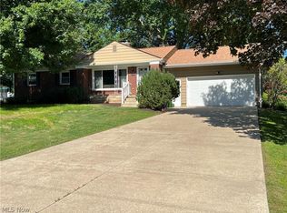 498 Fernwood Ave, Tallmadge, OH
