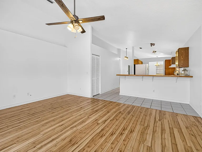 3105 Saint Clair Ave — Photo 21