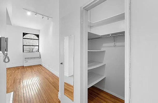 Rented by REAL New York | media 30