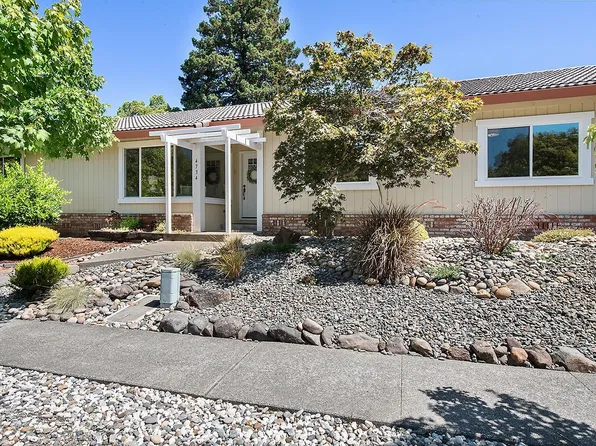 4734 Parktrail Drive, Santa Rosa, CA 95405