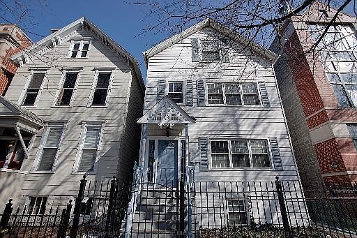 1st image of 2737 N Kenmore Ave APT 1