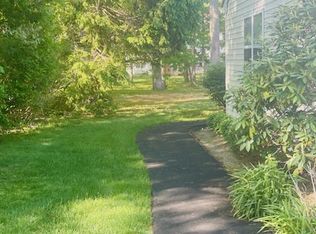 60 Cobbleridge Ln #60, Manorville, NY 11949