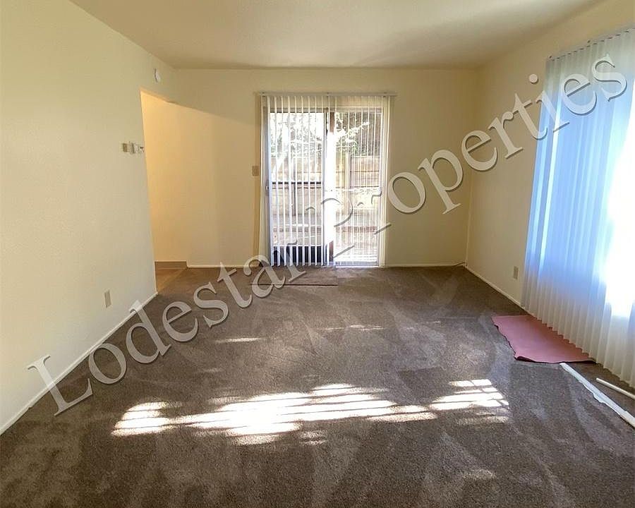 Spacious living room