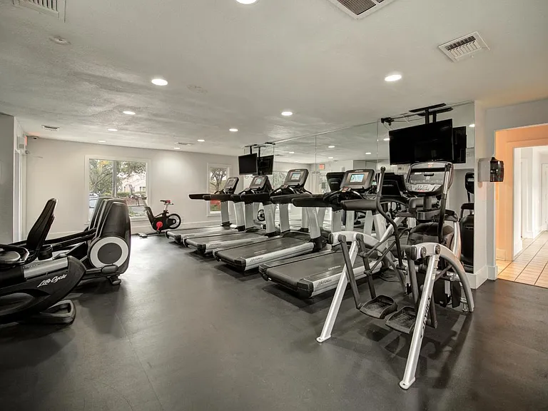 Grande Oasis at Carrollwood — Photo 21