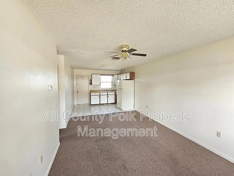 2 bed, 1.0 bath, 716 sqft, $995 — Photo 3