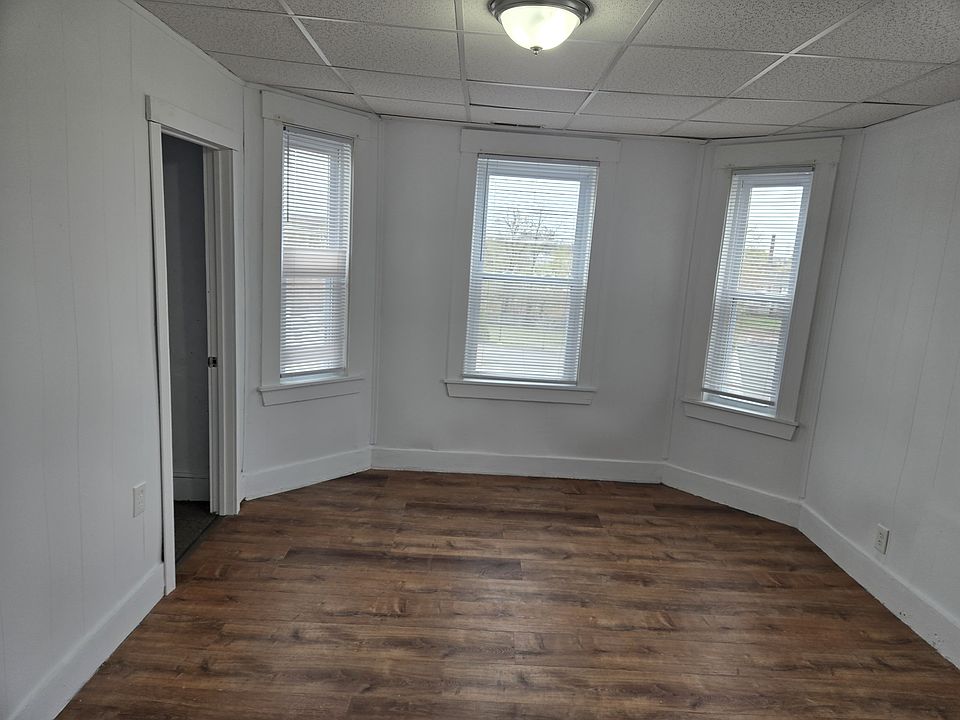 2nd image of 397-399 Chelmsford St #2
