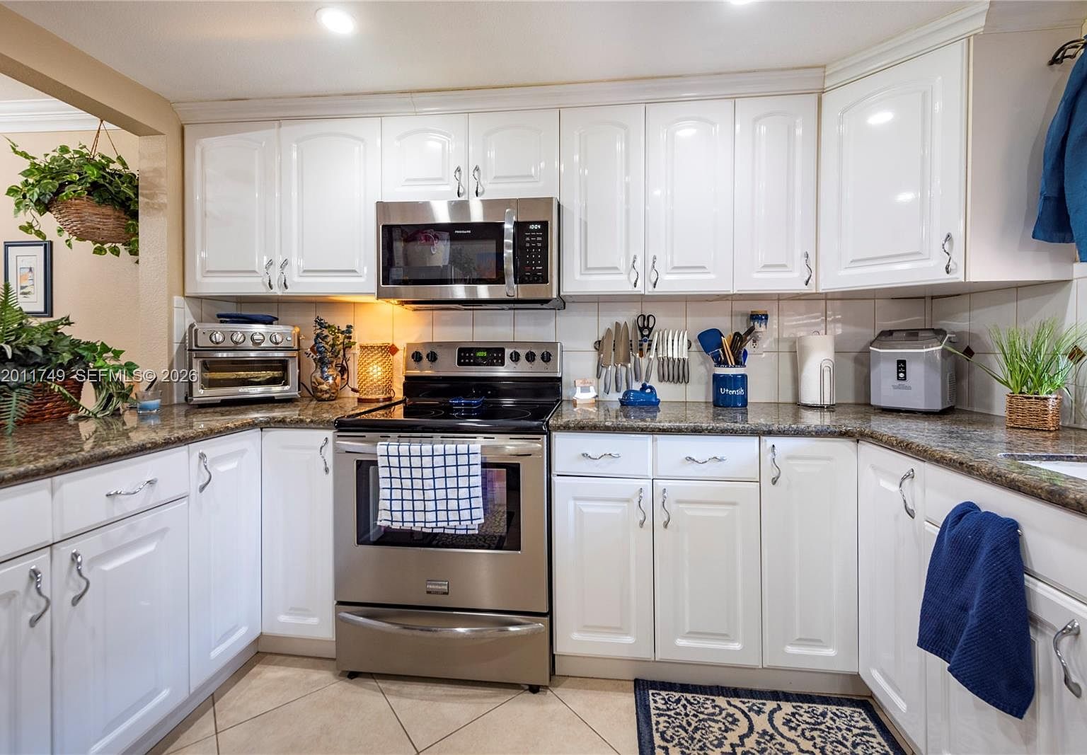 9491 Evergreen Pl APT 302