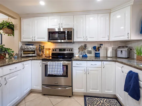 9491 Evergreen Pl APT 302, Fort Lauderdale, FL 33324