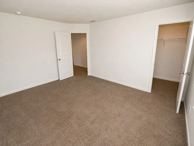 2932 Poinciana Dr — Photo 15