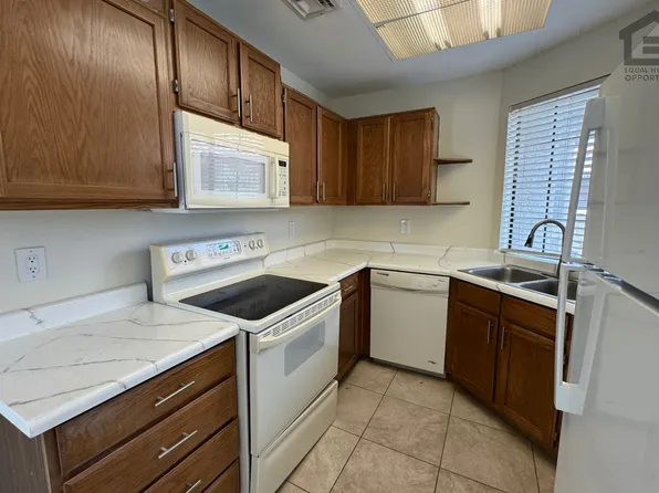 930 N Mesa Dr, Mesa, AZ