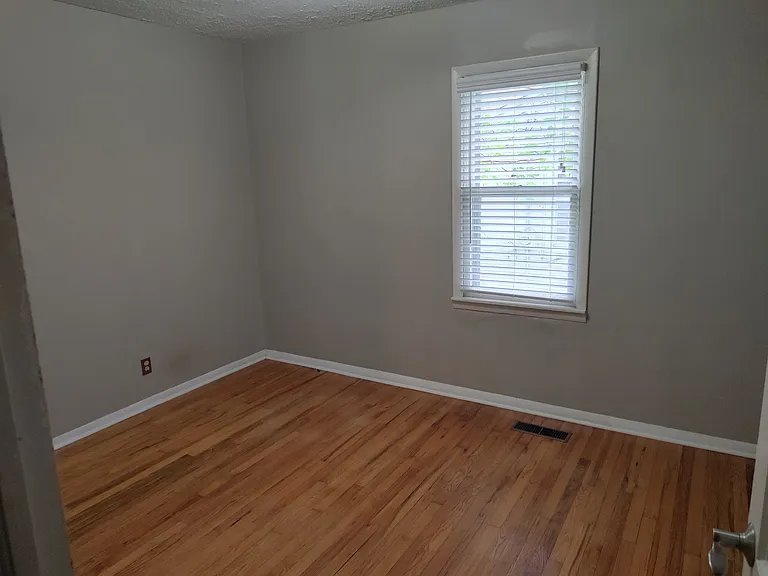 1406 Wellman Ave NE — Photo 7