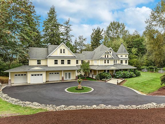 4th image of 1501 E Beaver Lake Dr SE