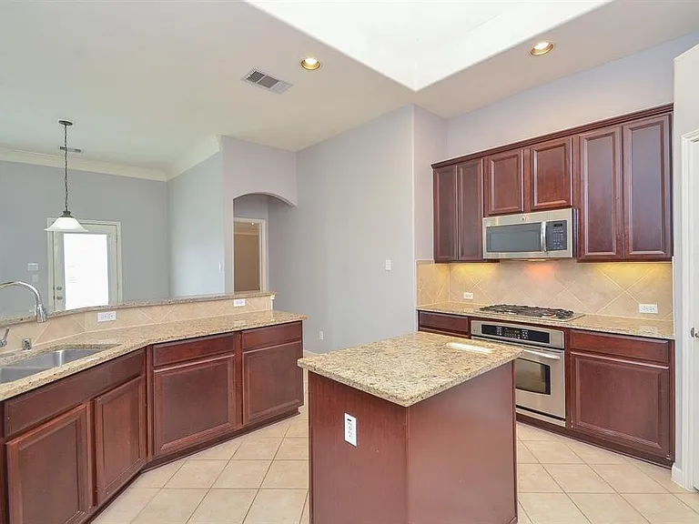 6726 Oakman Ln — Photo 12