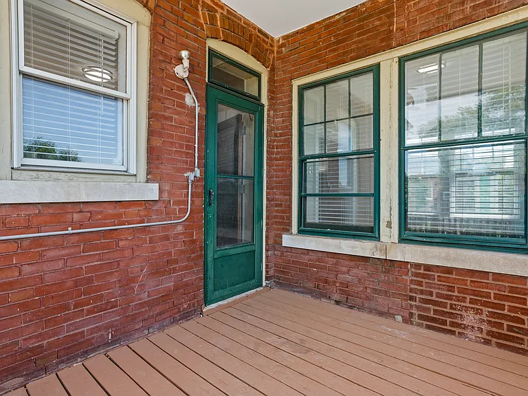 6026-28 Pershing Ave #6028 — Photo 32