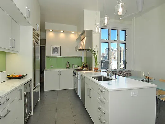Sold by Sotheby's International Realty | media 4