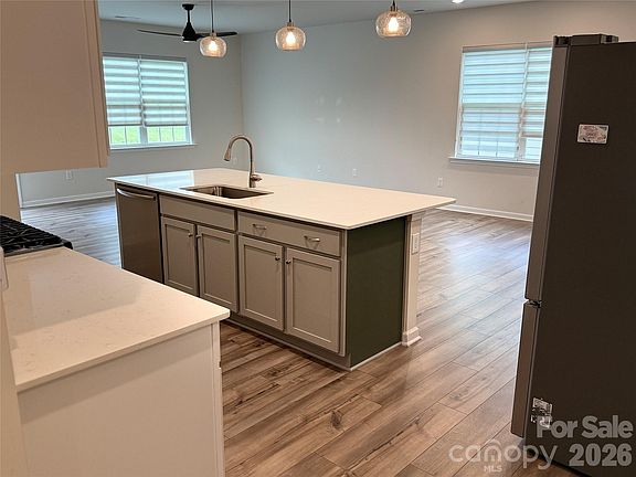 5th image of 126 White Apple Way