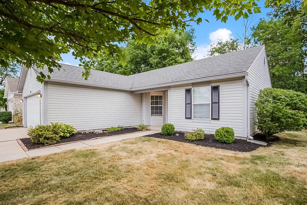 3 bed, 2.0 bath, 1235 sqft, $1,780 — Photo 3