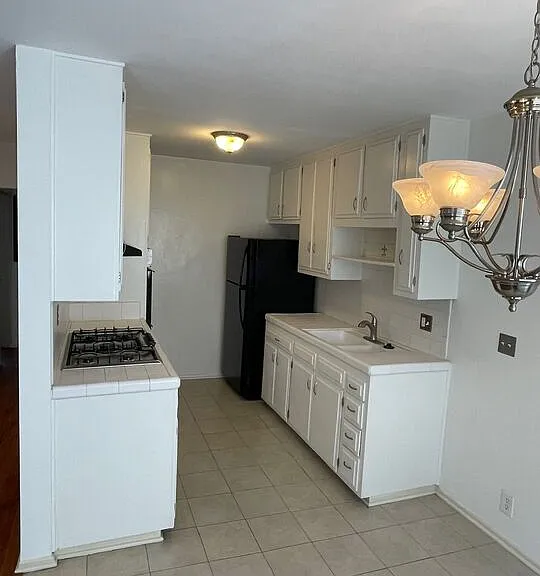 1400 N Fairfax Ave — Photo 27