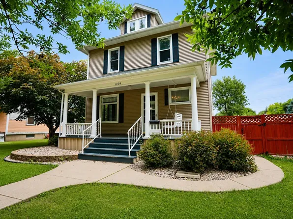 1009 S Kline St, Aberdeen, SD 57401