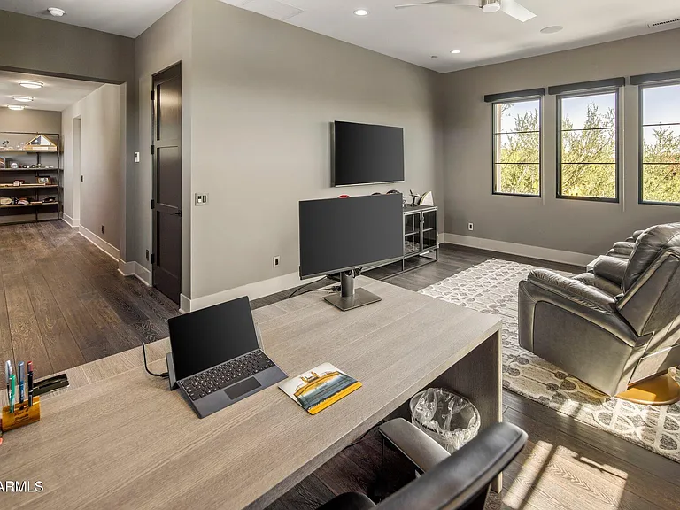 10110 E Siesta Ln — Photo 38