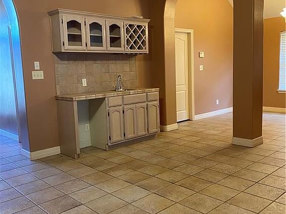 5th image of 2721 N Pelican Ave