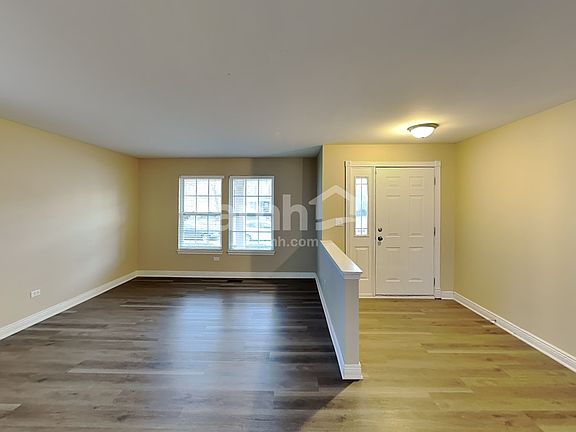 4th image of 1711 Marilyn Dr