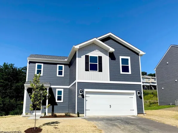 817 Bogey Ln, Maidsville, WV 26541