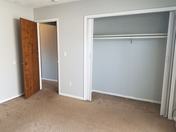 3rd image of 110 E Grove Ave APT J