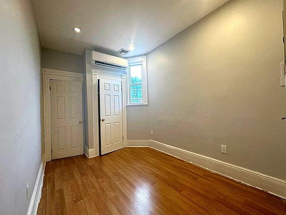 5th image of 50 Jordan Ave APT 3L
