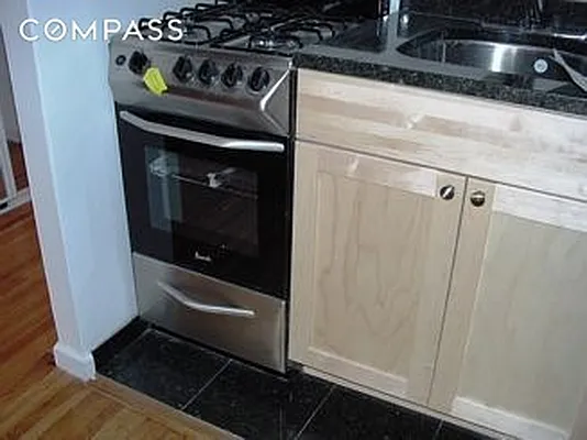 Rented by Compass | media 10