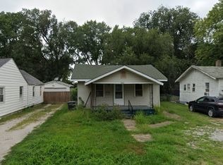 660 E Van Buren Ave, Decatur, IL 62526