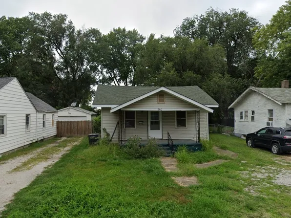660 E Van Buren Ave, Decatur, IL 62526