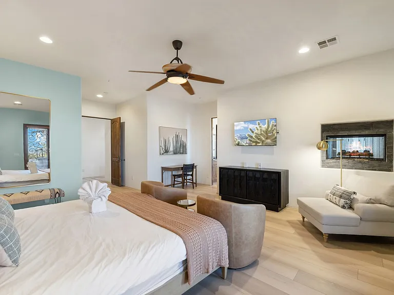 E Cavedale Dr — Photo 15