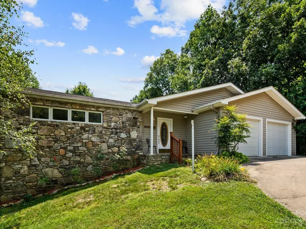 3 Terrapin Trl, Flat Rock, NC 28731