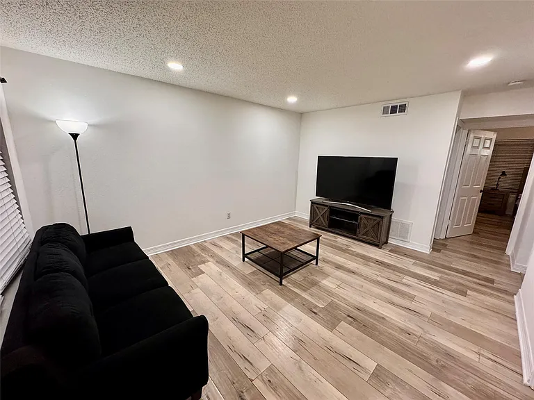 3131 Sw Fwy #C-35 — Photo 7
