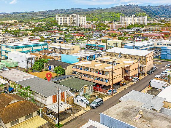 4th image of 910 Factory St