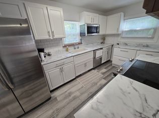 207 Taylor Rd, Oregon, OH 43616