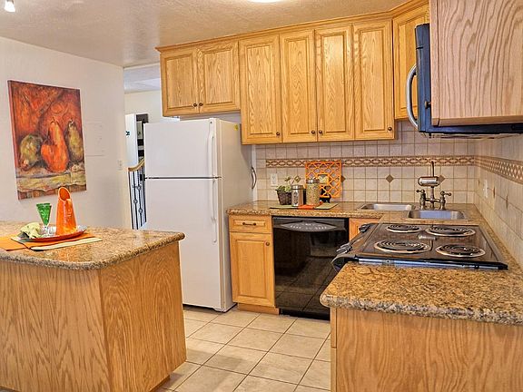 3rd image of 360 Auburn Way APT 11