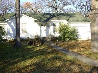 1101 Banks St, River Oaks, TX 76114