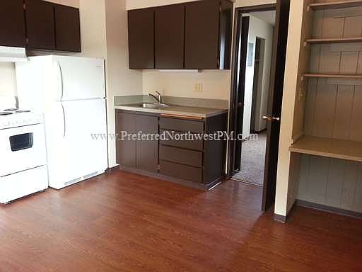 2nd image of 957 Hilyard St APT 6