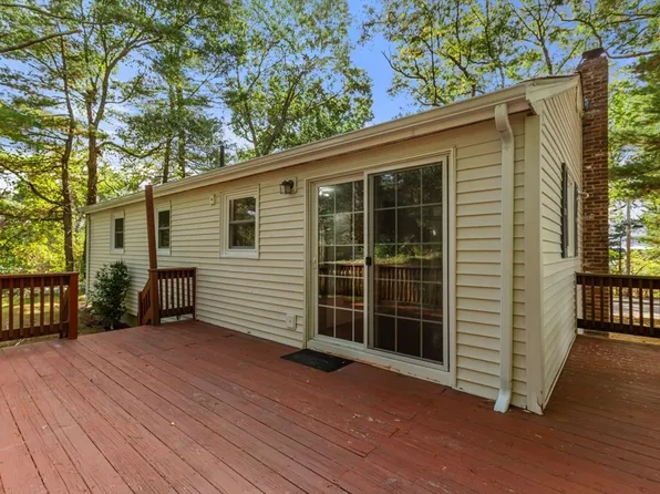 105 Pond St, Franklin, MA 02038