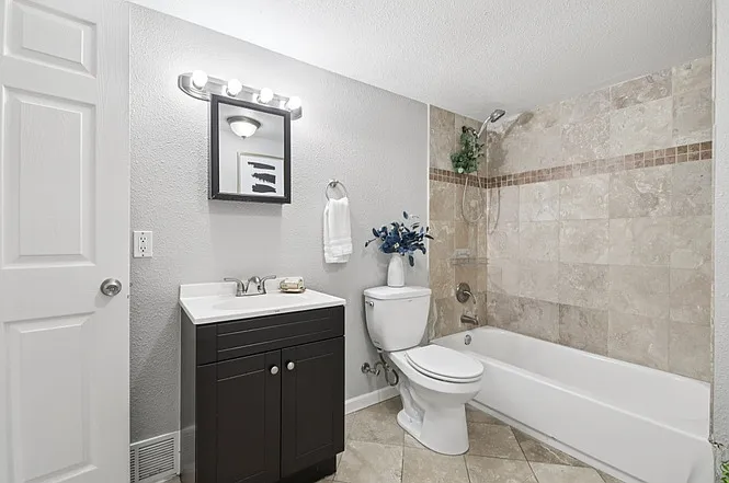 4161 Milwaukee St — Photo 15