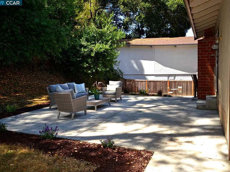 2nd image of 2854 Wright Ave