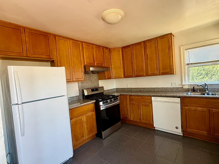 1802 Alpha Way — Photo 2