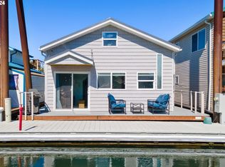 19609 NE Marine Dr #D5, Portland, OR 97233