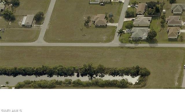1st image of 2221 NE 9th Ave