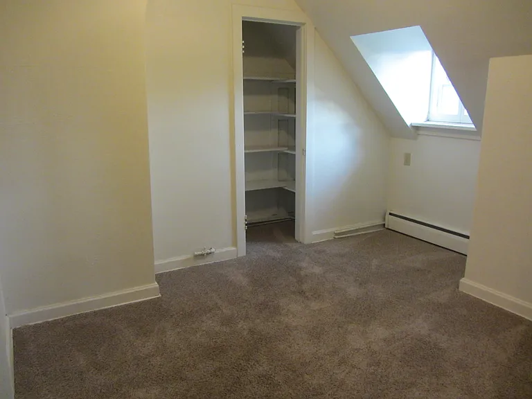 212 S 10th St — Photo 10