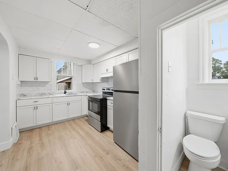 1211 Emily St — Photo 21
