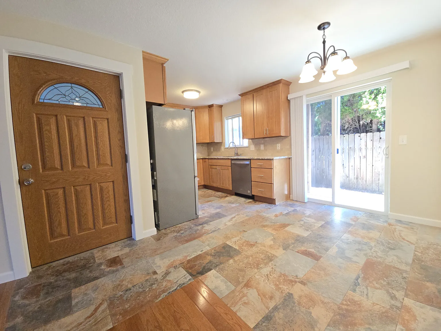 1912 Filbert St — Photo 4