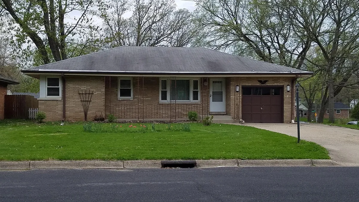 Building Photo - 2227 N Ardell Pl